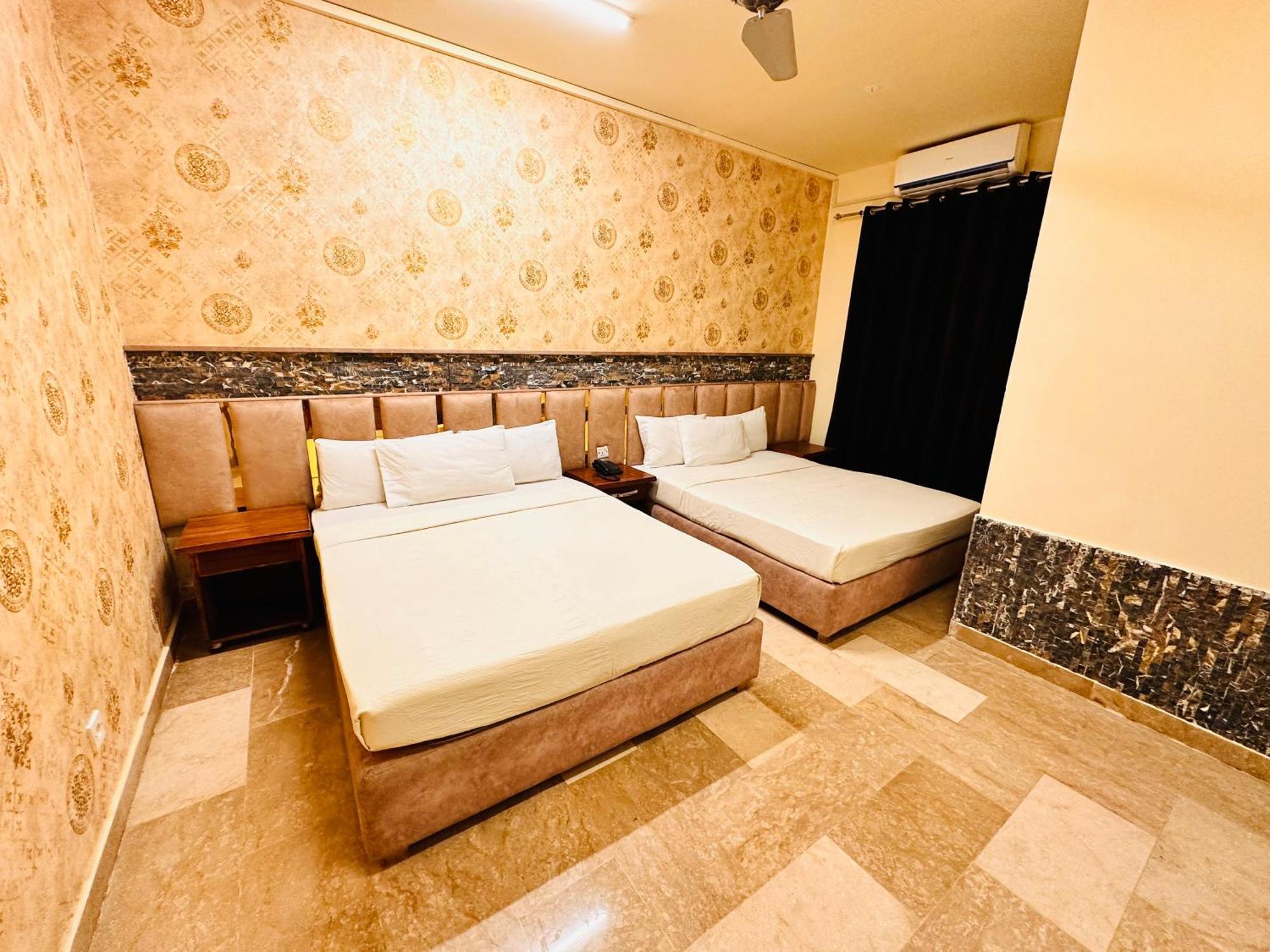 Blue Moon Residency Jinnah Super Ісламабад Екстер'єр фото