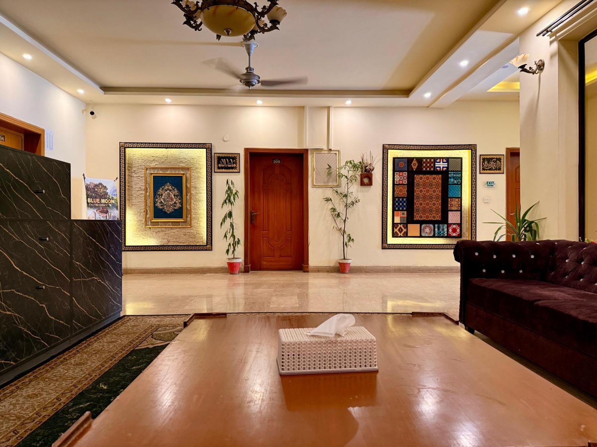 Blue Moon Residency Jinnah Super Ісламабад Екстер'єр фото