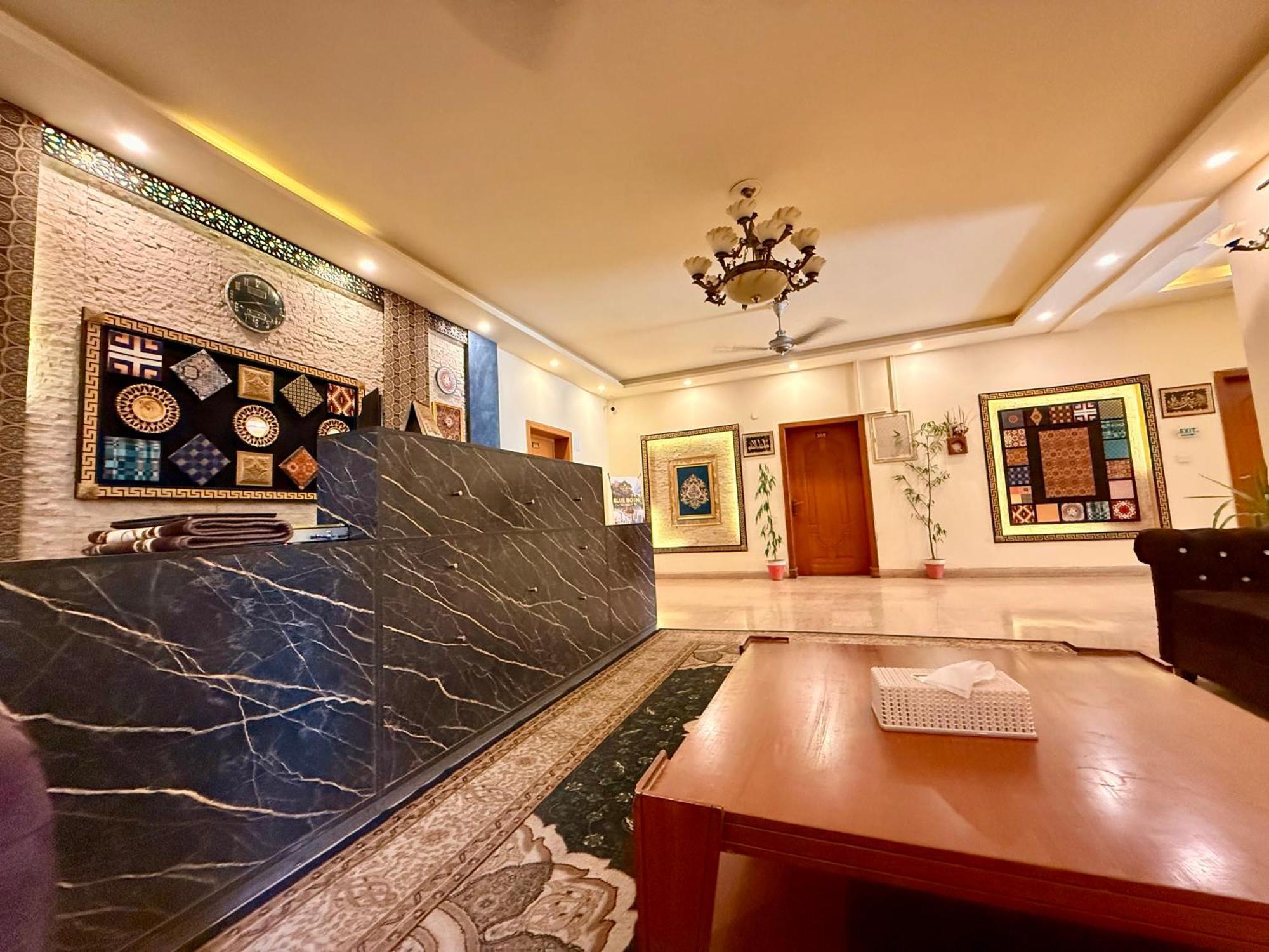 Blue Moon Residency Jinnah Super Ісламабад Екстер'єр фото